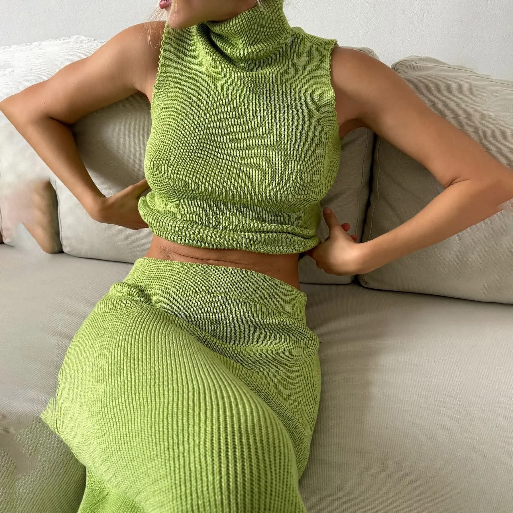 Green\'s French Two-piece Set Women\'s Summer Can Salt and Sweet Knit Turtleneck Vest Top+Half Body Skirt Set Women Design Sense