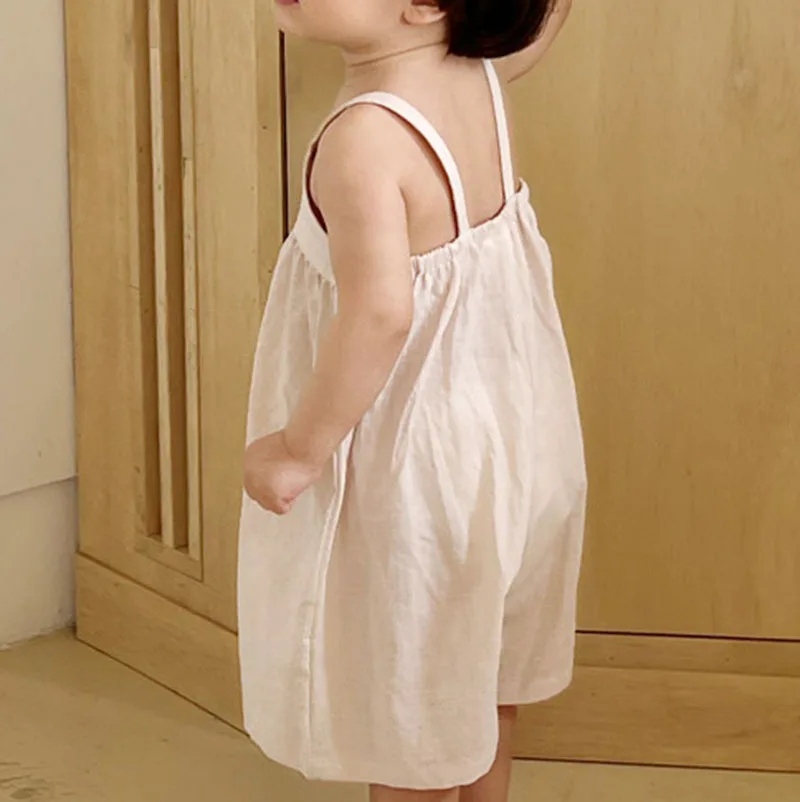 2025 صيف جديد طفلة وزرة فضفاضة الصلبة الاطفال الفتيات حبال السراويل الرضع بنطال ذو قصة أرجل واسعة القطن طفل حزام السراويل