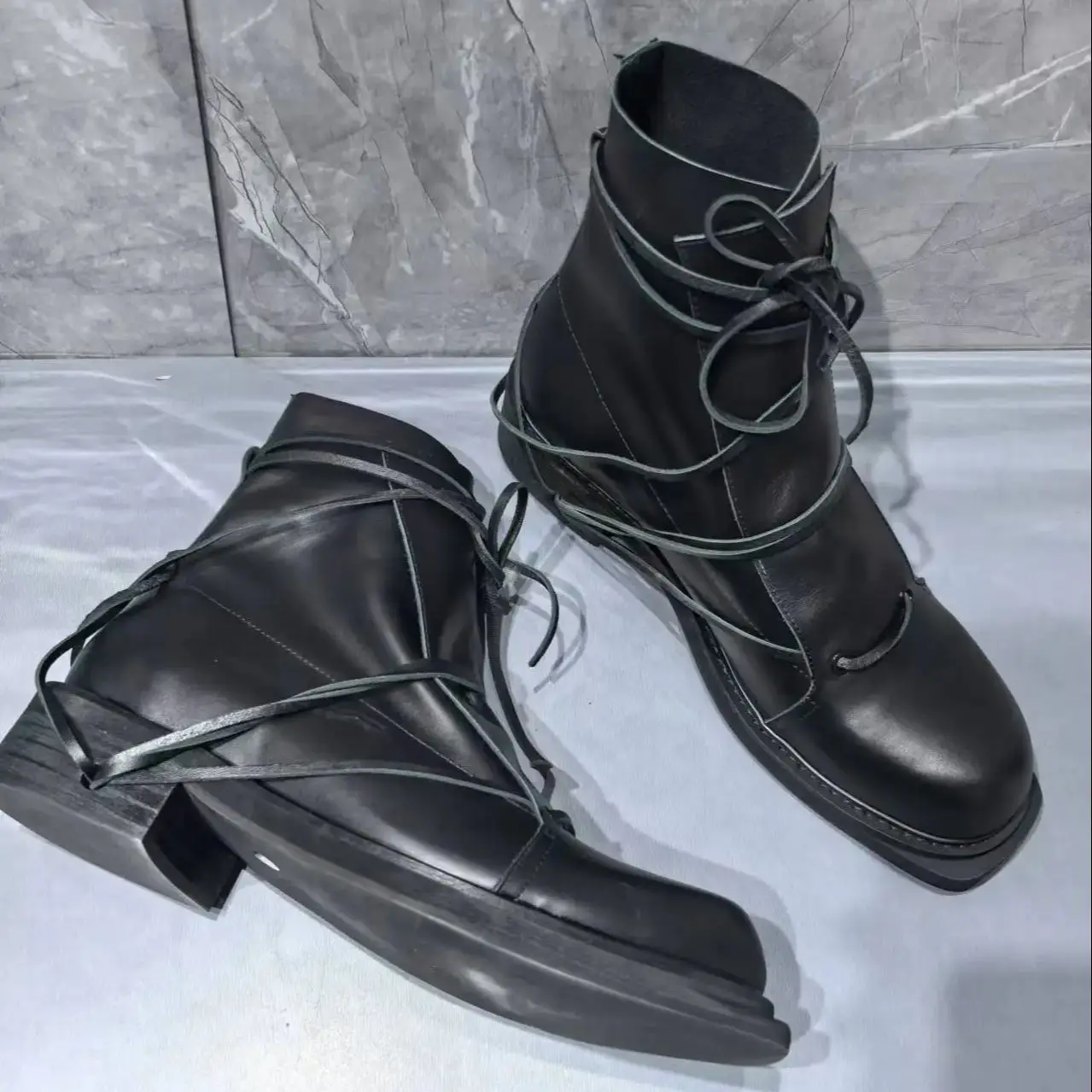 Wrap Cross Rope Strap Herrenstiefel Schwarzes Leder Mode Weiches Rindsleder Boote Britischer Stil Karree High-Top-Schuhe Männlich Reif