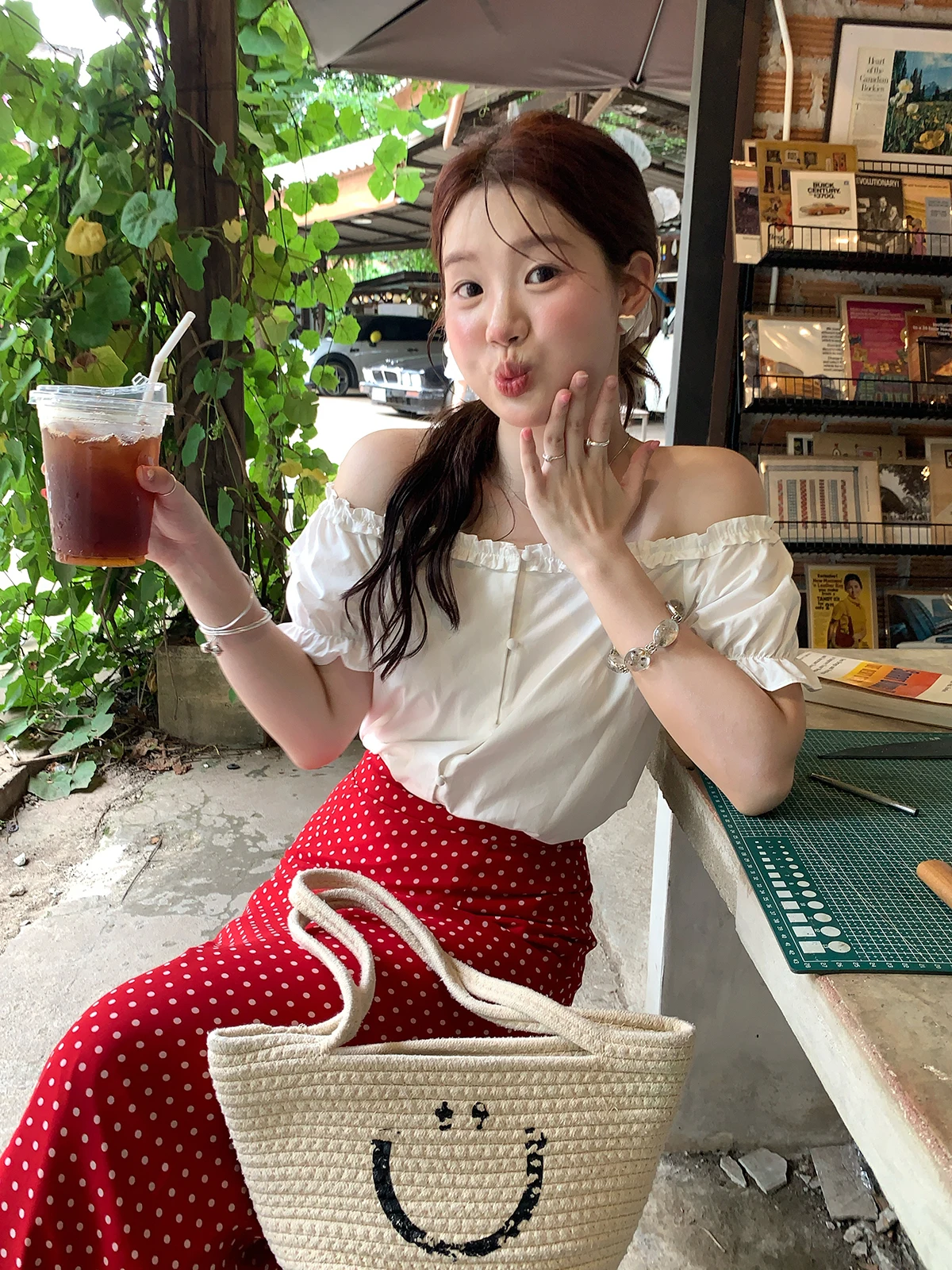 

Floral Lace Trim ort Sve One oulder Korean Sle Women's irt Versatile ort Length Cotton Casual Faion Top