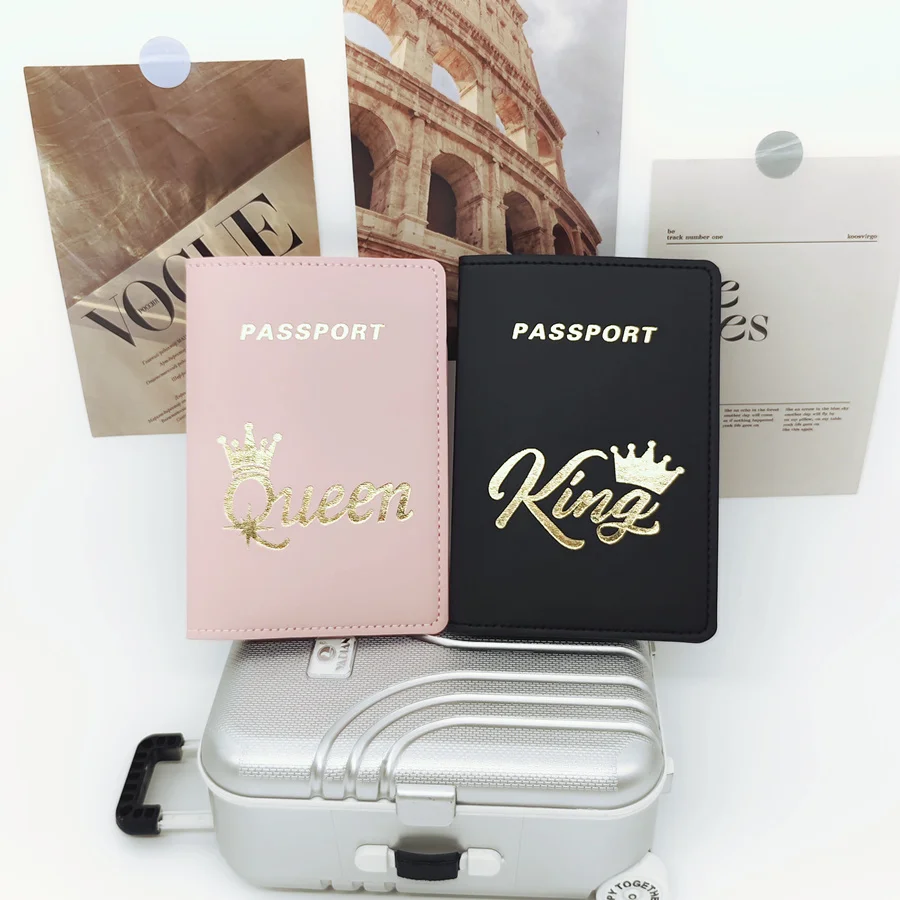 2 pezzi/set QUEEN KING Amanti/Coppie Accessori da viaggio in PU Custodia per passaporto/Cover/Supporto per donne o uomini