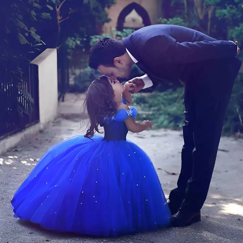 أزياء سندريلا التأثيرية ملابس الأطفال للفتيات فستان الأميرة للفتيات الصغيرات لحفلات أعياد الميلاد وقفازات التاج