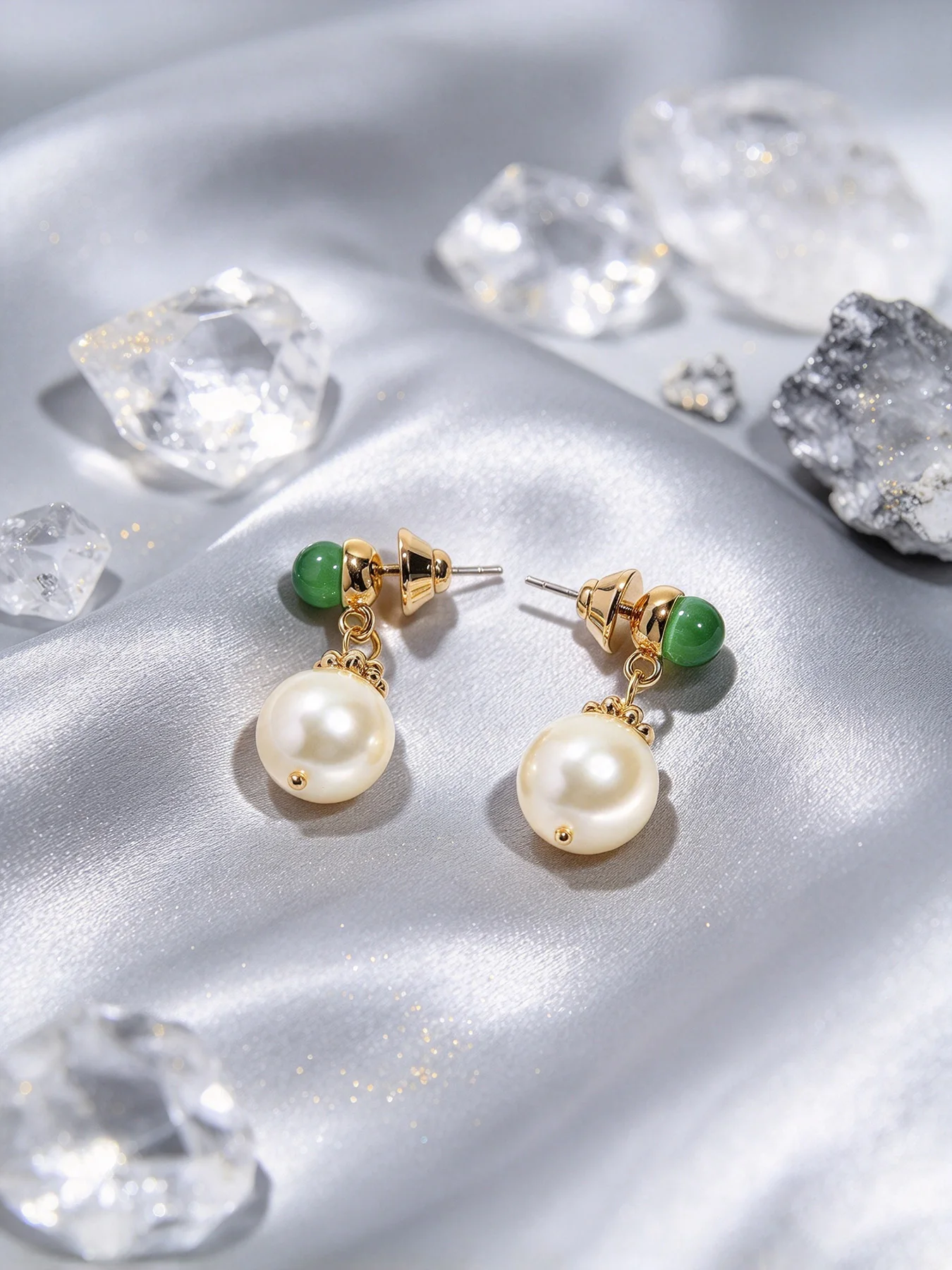 Vintage Contrast Green Bead Pearl Drop Earrings, Luxury Shiny Gold Long Dangle Jewelry, French Elegant Two-Tone Earrings