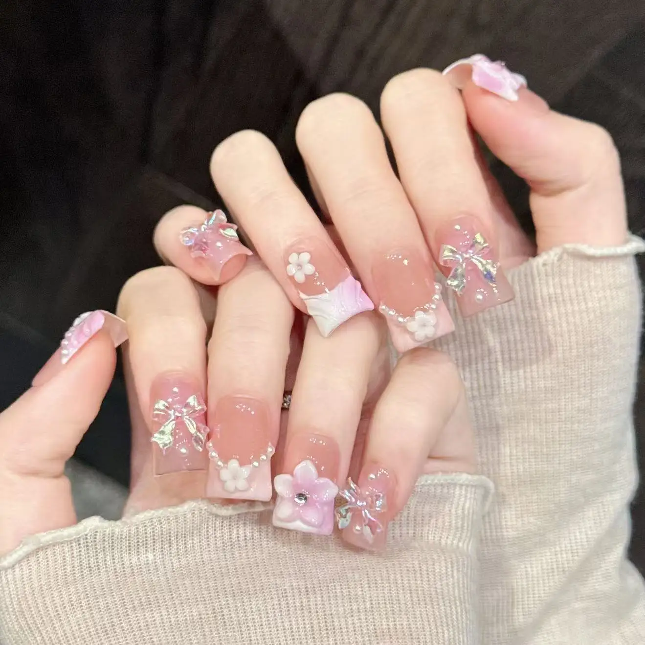 10Pcs Flower Handmade Nails Tips Sets Nude Pink Gradient French Press on Nails Fake Aurora Bow with Duck Bill Diamond False Nail