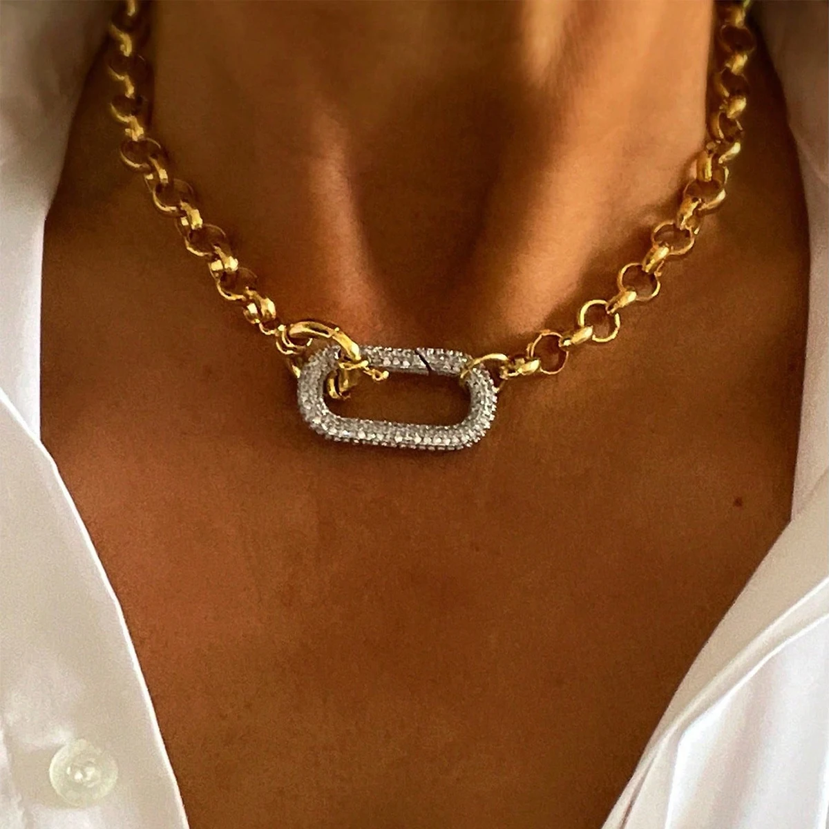 

1 шт. золотое ожерелье с овальной застежкой, уникальное и изысканное по дизайну, подходит для праздников и повседневной носки.