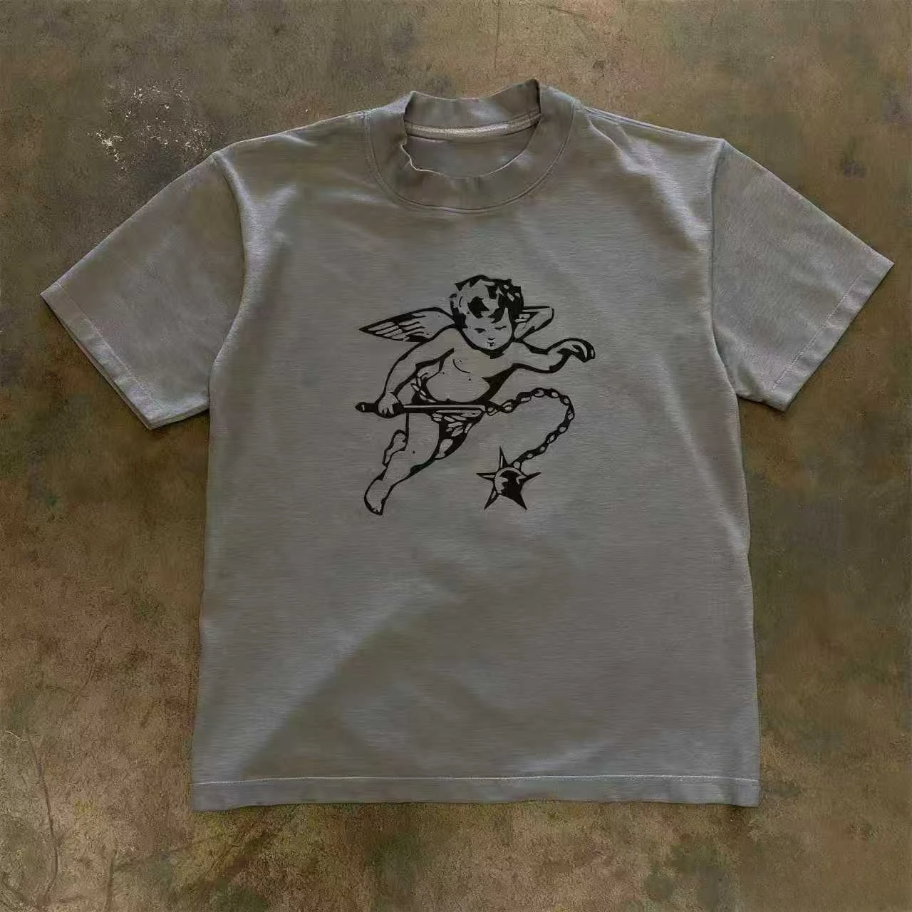 تي شيرت An Angel With A Hammer Graphic Print للخريف من القطن الخالص للرجال والنساء بأكمام قصيرة ملابس عصرية للشارع