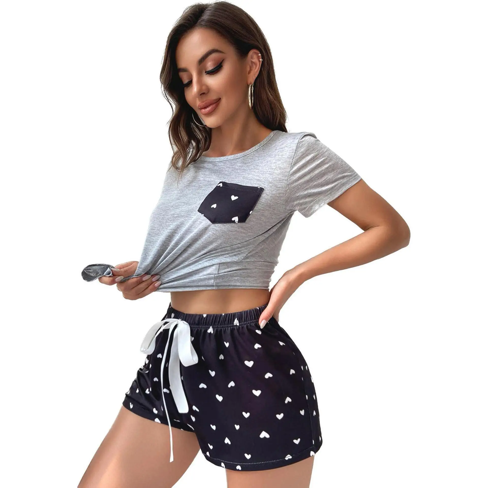 Pigiama da donna estivo Set T-shirt e pantaloncini con scollo a vite Indumenti da notte 2 pezzi Indumenti da notte con stampa a cuore Panno per la casa con coulisse elastica