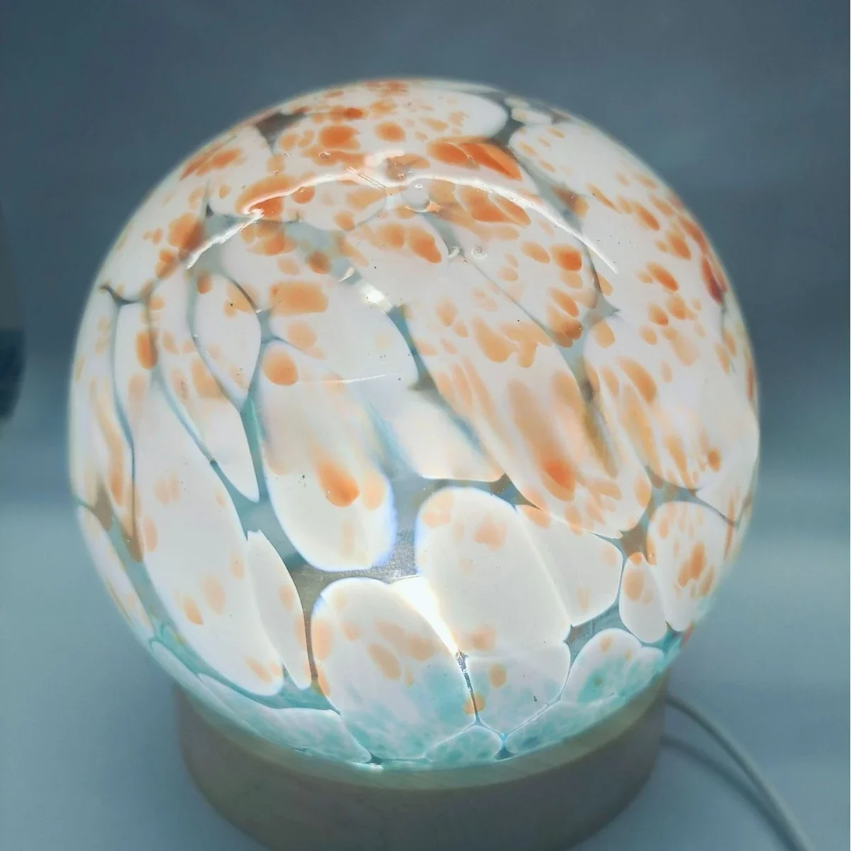 

Cross-border new creative gift wholesale, crystal night light LED glass ball ornament glaze