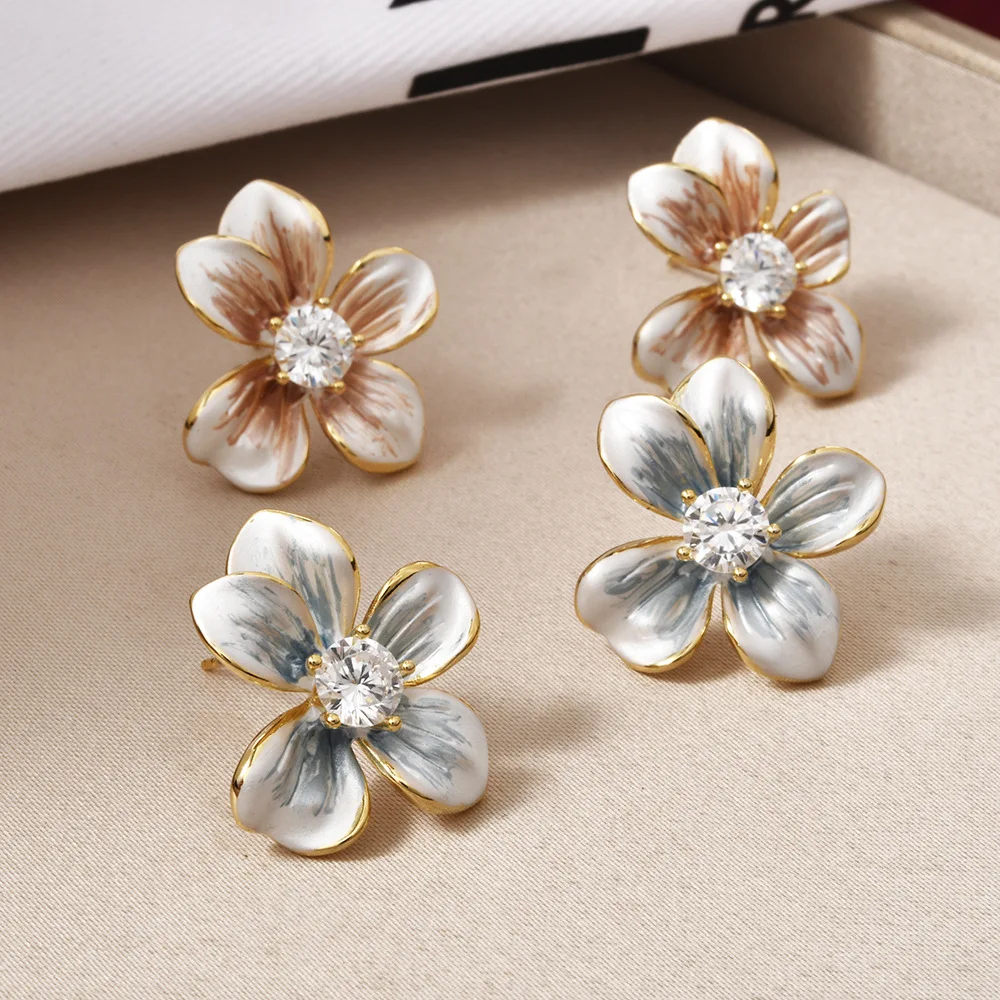 Autumn and winter elegant high-end super flash zirconium flower stud earrings fashion earrings versatile niche design temperamen