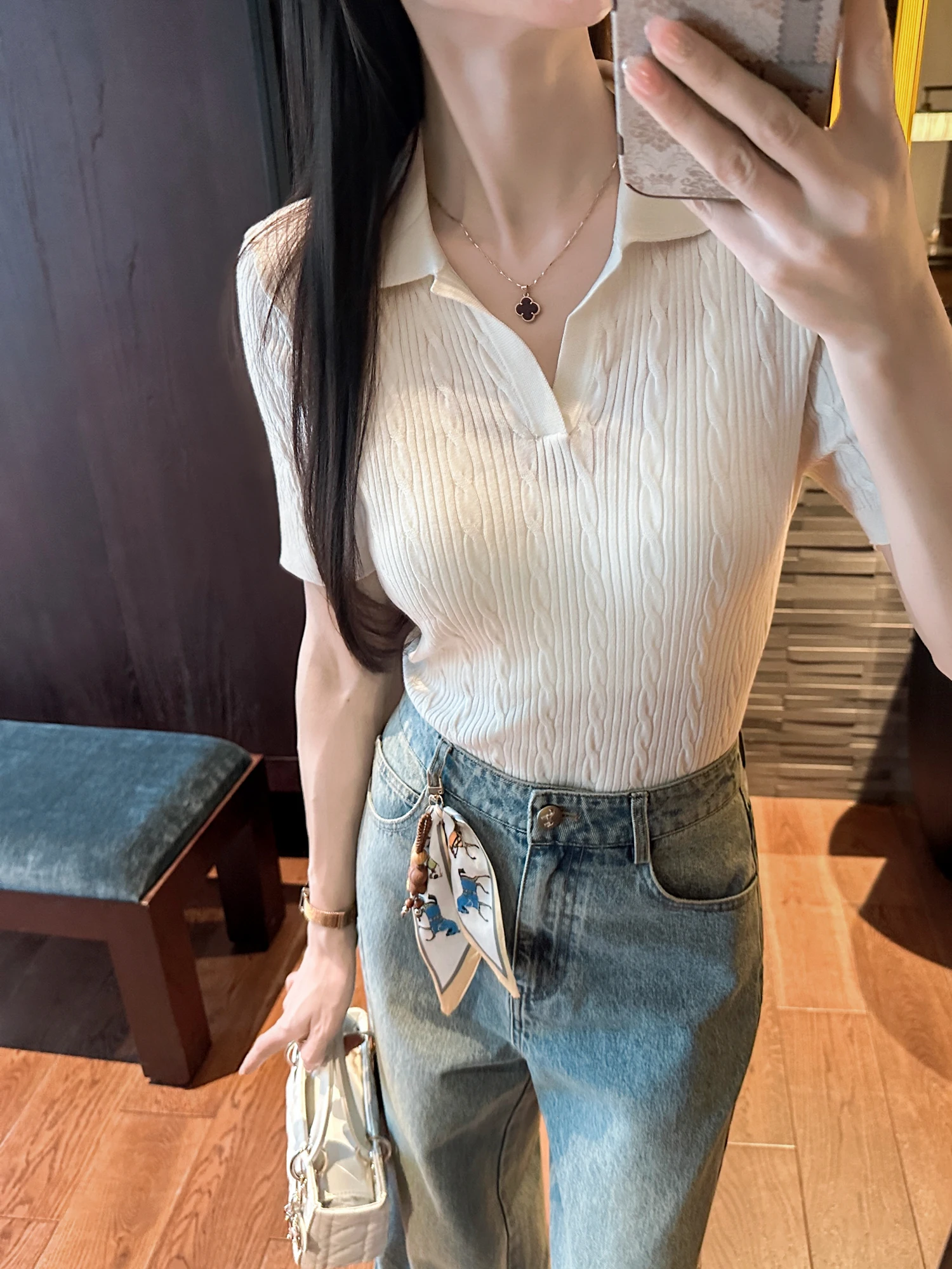 

Elegant Gentle Style White Neck Knitted Short Sleeve Women's Top Slimming Concealing Soft Comfortable Korean Fit Summer ...