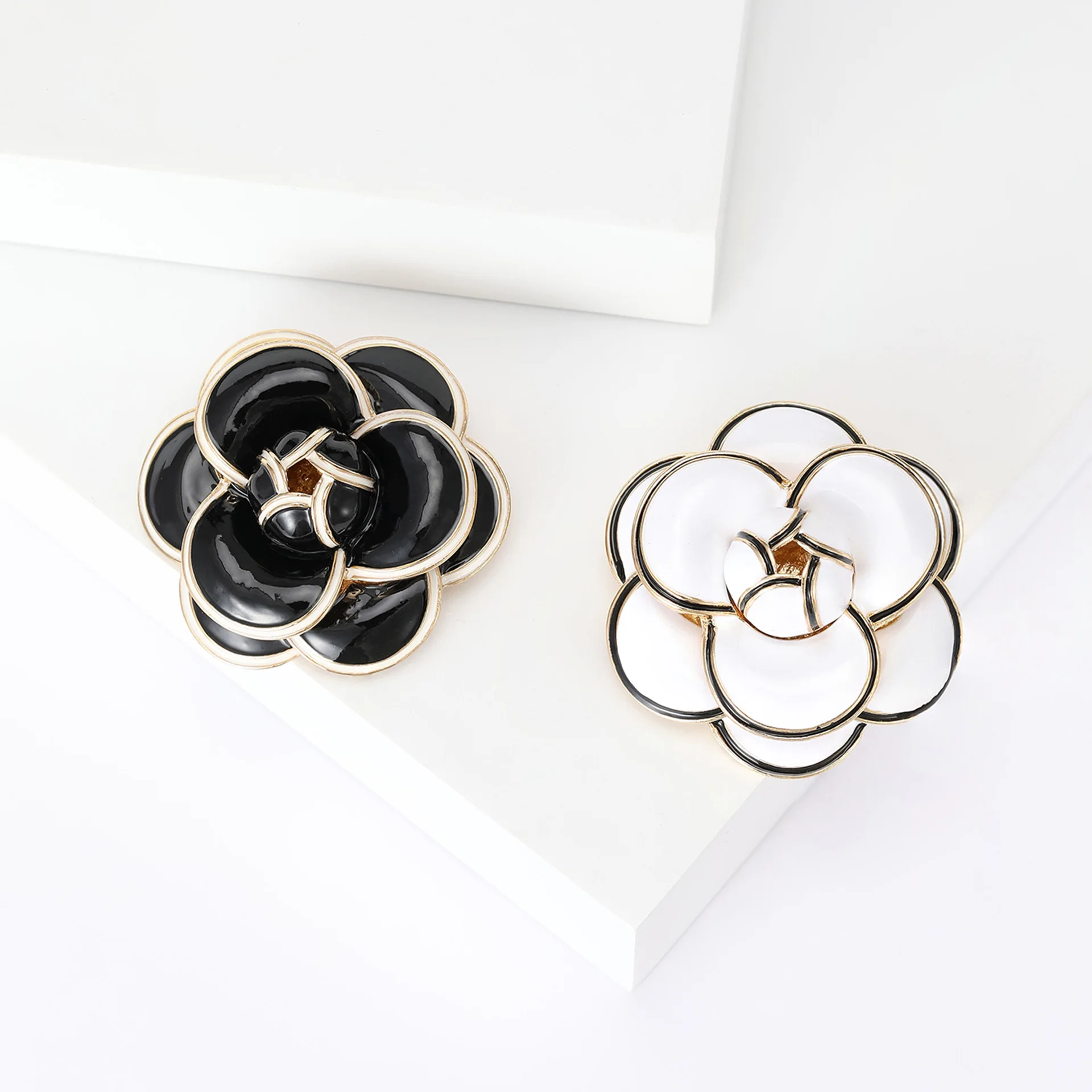

Luxurious And Fashionable Luodi Oil Camellia Brooch, Valentine's Day Gift For Ladies, Girlfriend Accessories, Jewelry