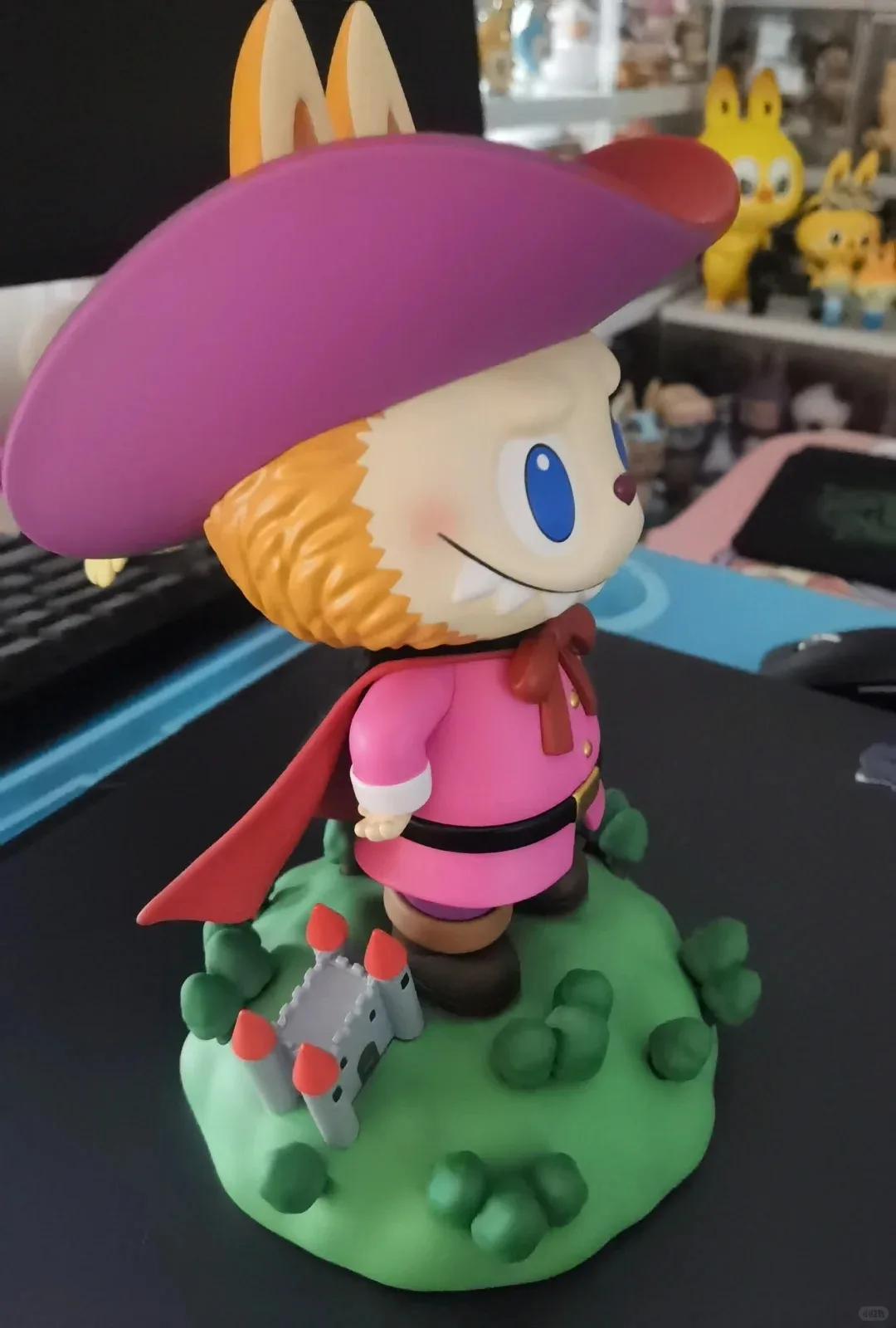 

Popmart Labubu, милая и интересная кожаная фигурка ботинок, глухая коробка, коллекция-сюрприз, подарки на день рождения или Рождество, в наличии