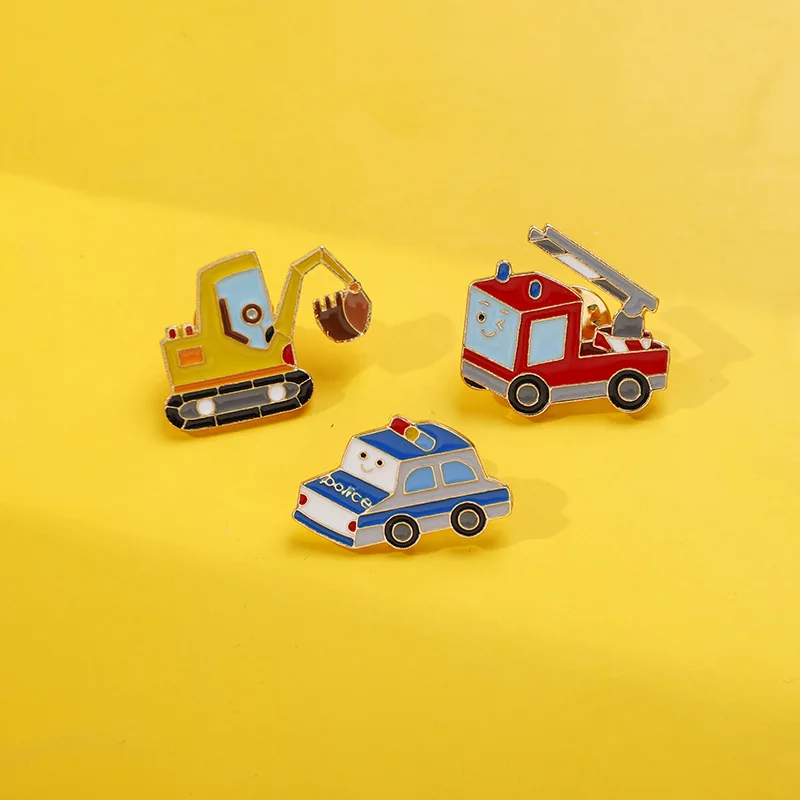 Hot selling jewelry brooch cartoon cute car series alloy drip badge anti light buckle spot wholesale