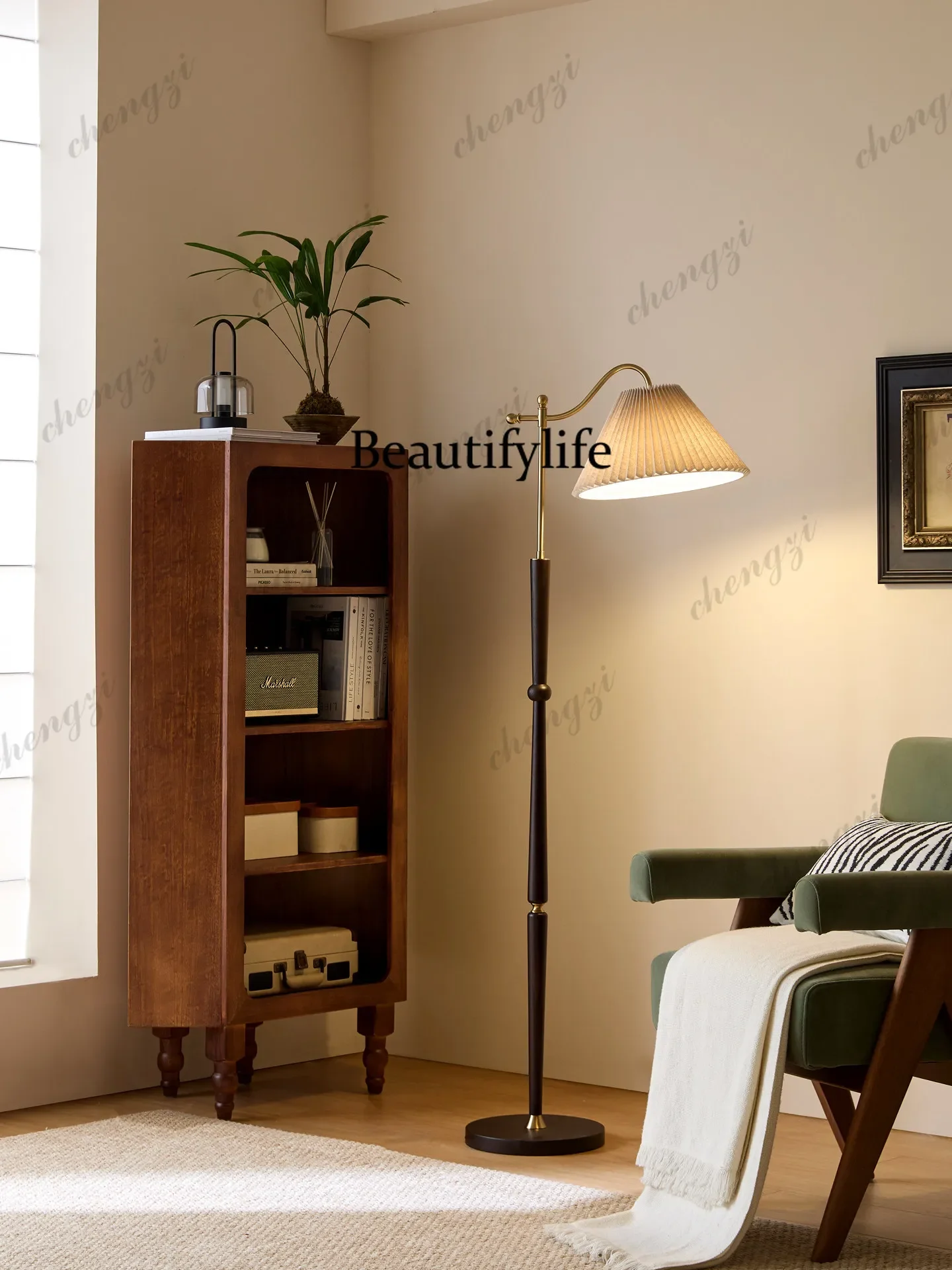 DD182Floor lamp living room sofa American high-end sense retro medieval, French bedside lamp