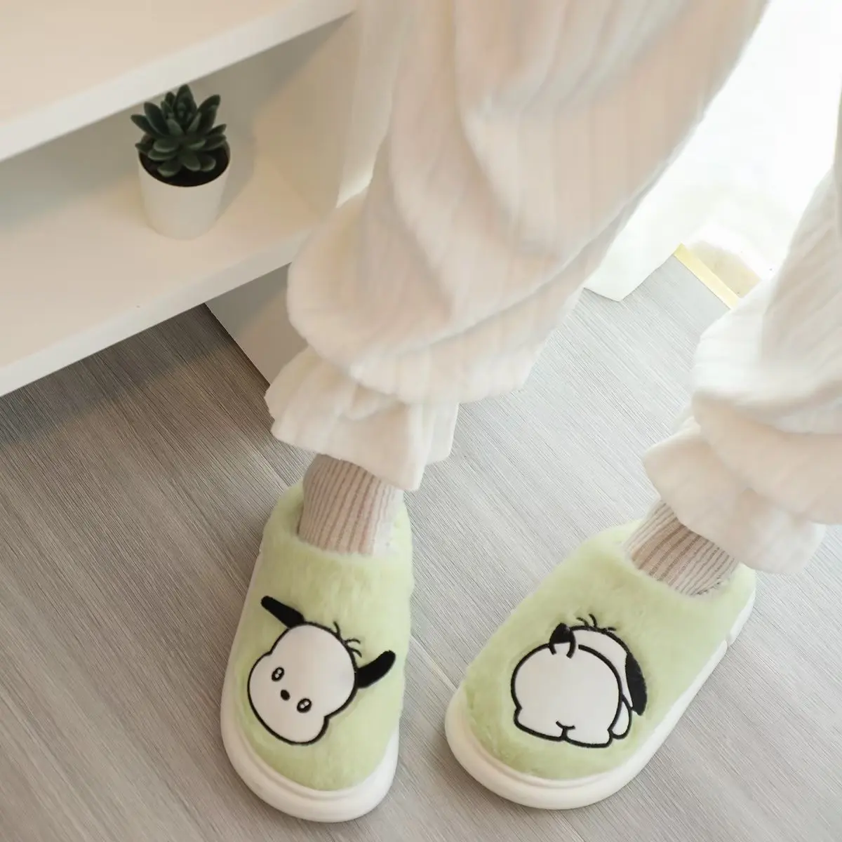 Sanrio Cute Slippers Kuromi My Melody CINNAMOROLL Warm Indoor Shoes Thickened Sole Soft Girl Plush Cotton-padded Shoes Non-slip