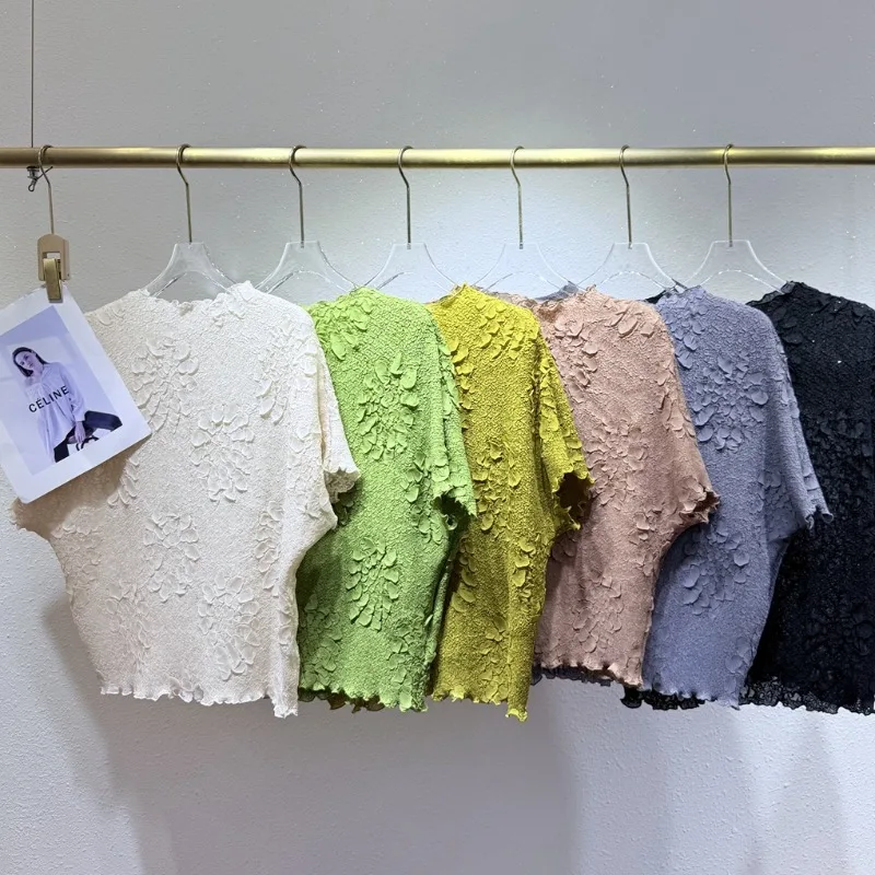 

Плиссированная футболка Miyake 2026: Новая женская футболка с коротким рукавом, дизайнерская вышивка, плиссированный топ, универсальная женская блузка