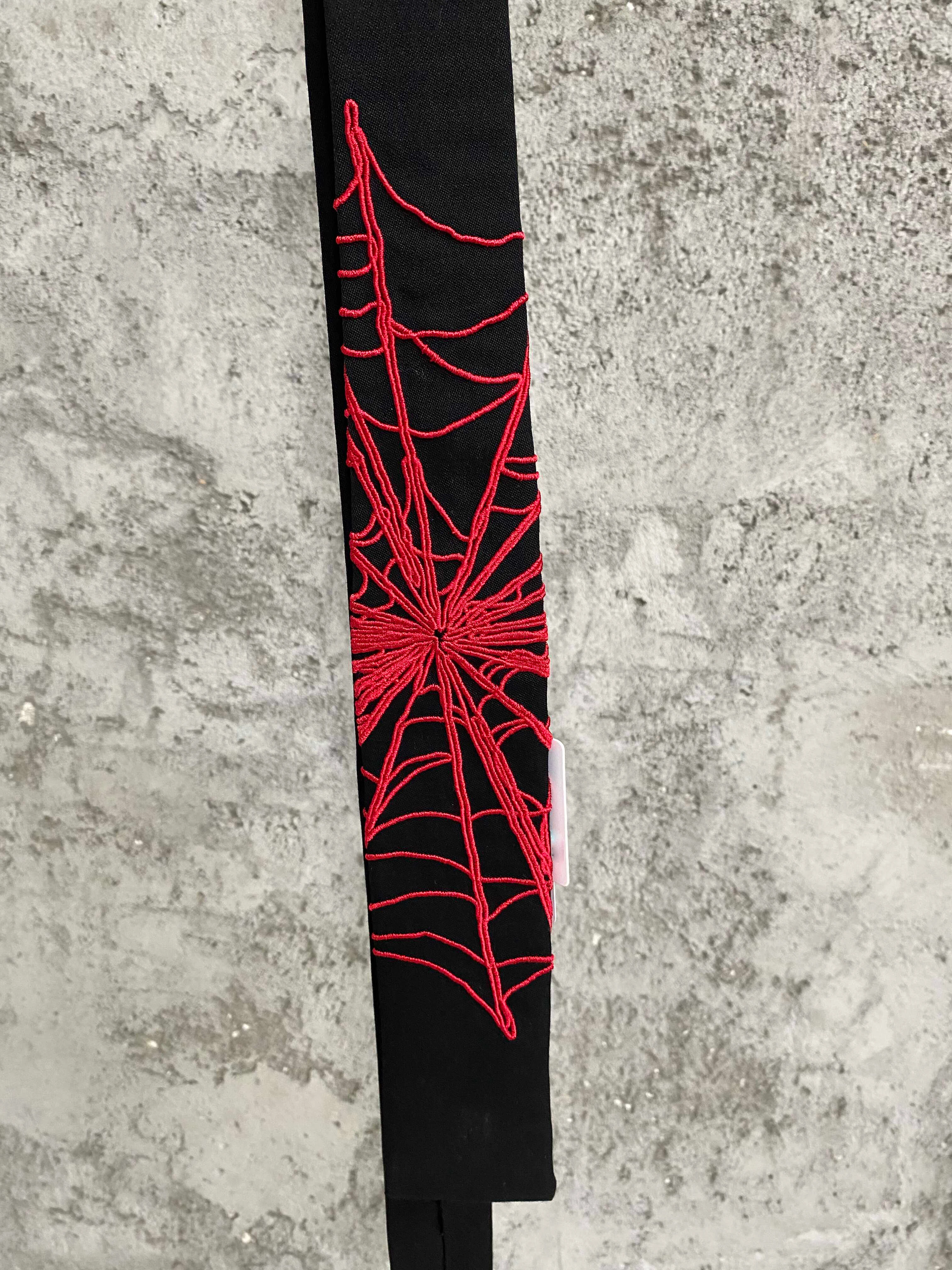 Krawat męski TOP-YAMAMOTO, japoński oryginał, styl dark, wełna, haft z pająkiem kolczastym.