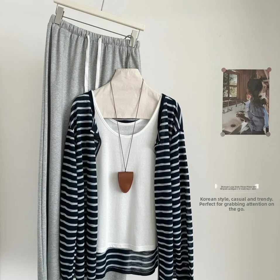 طقم نسائي صيفي من ثلاث قطع فضفاضة وعصرية متعددة الاستخدامات، يتكون من كارديجان مفتوح مخطط للحماية من الشمس وسترة بدون أكمام و... #1