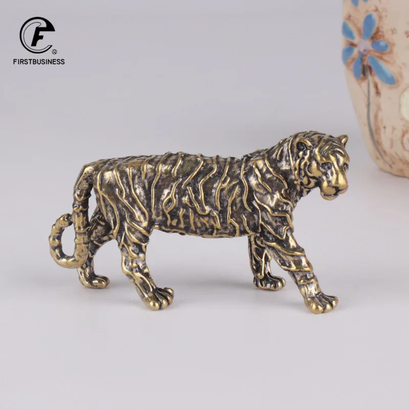 Фигурка тигра из чистой меди, миниатюрное украшение для стола, винтажный чайный декор из твердой латуни для домашнего питомца