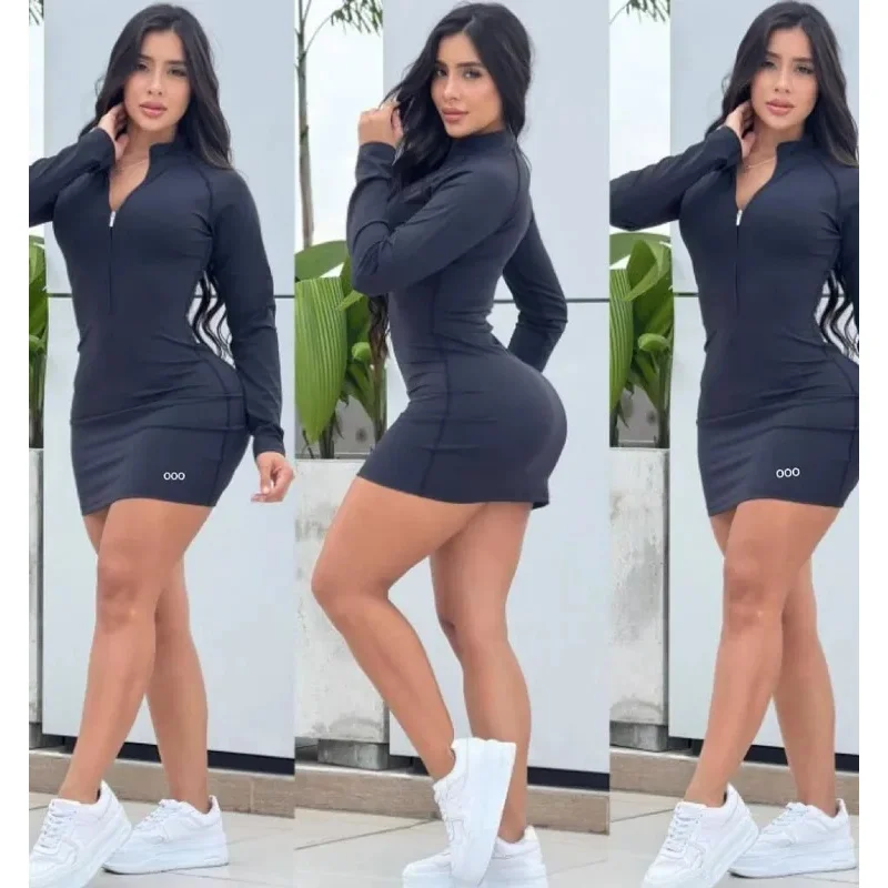 abito-estivo-aderente-stampato-a-tinta-unita-che-mette-in-risalto-la-figura-e-lascia-scoperto-il-decollete