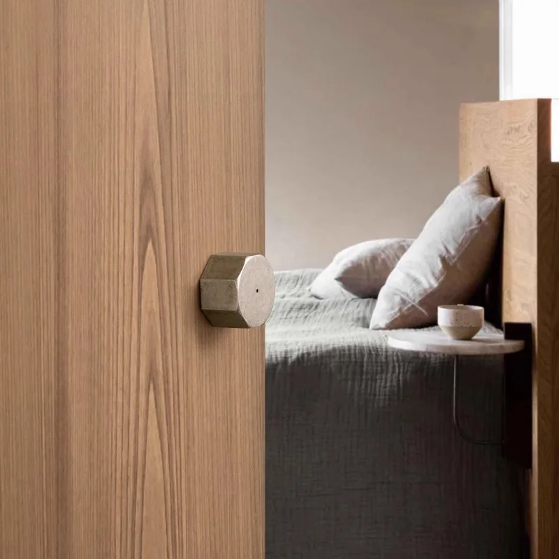 Mittelgroßes rundes Kugelschloss ohne Unterkreis, Schlafzimmertür, Knopf im antiken Stil, schlüsselloses, leises Windschloss