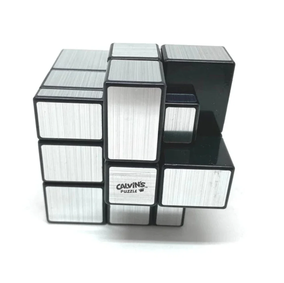 Calvin's Puzzle 3x3 Cube Grey Mirror Illusion Siamese II (ตัวเครื่องสีดํา, ป้ายสีทอง) ในกล่องใสขนาดเล็ก Cast เคลือบ Magic Cube ของเล่น