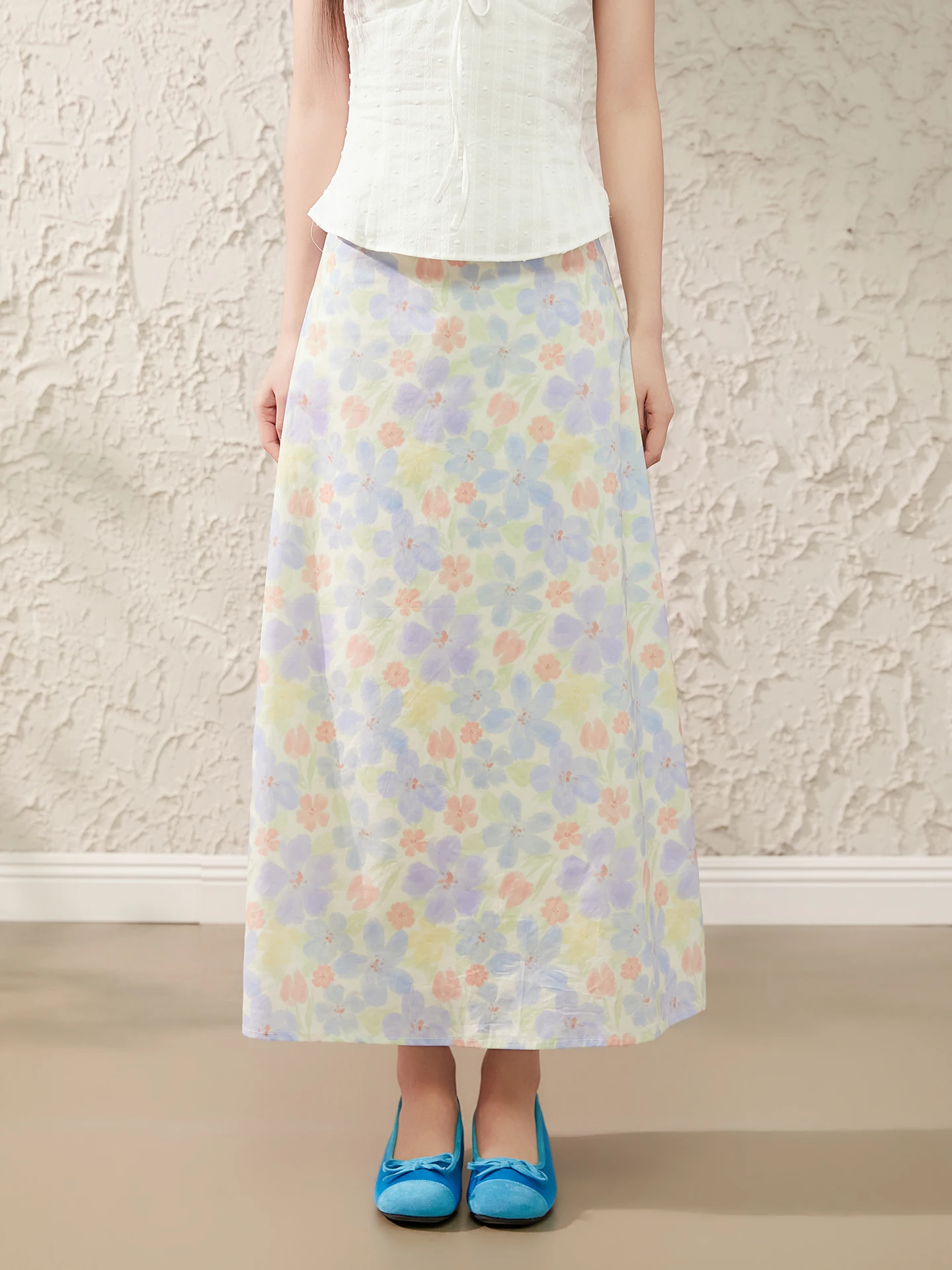 

Юбка King Prince Ladylike с цветочным принтом, женская, средней длины, прямая, А-силуэт, для подростков, сине-фиолетовая, с крупными цветами, стройнящая, размер S