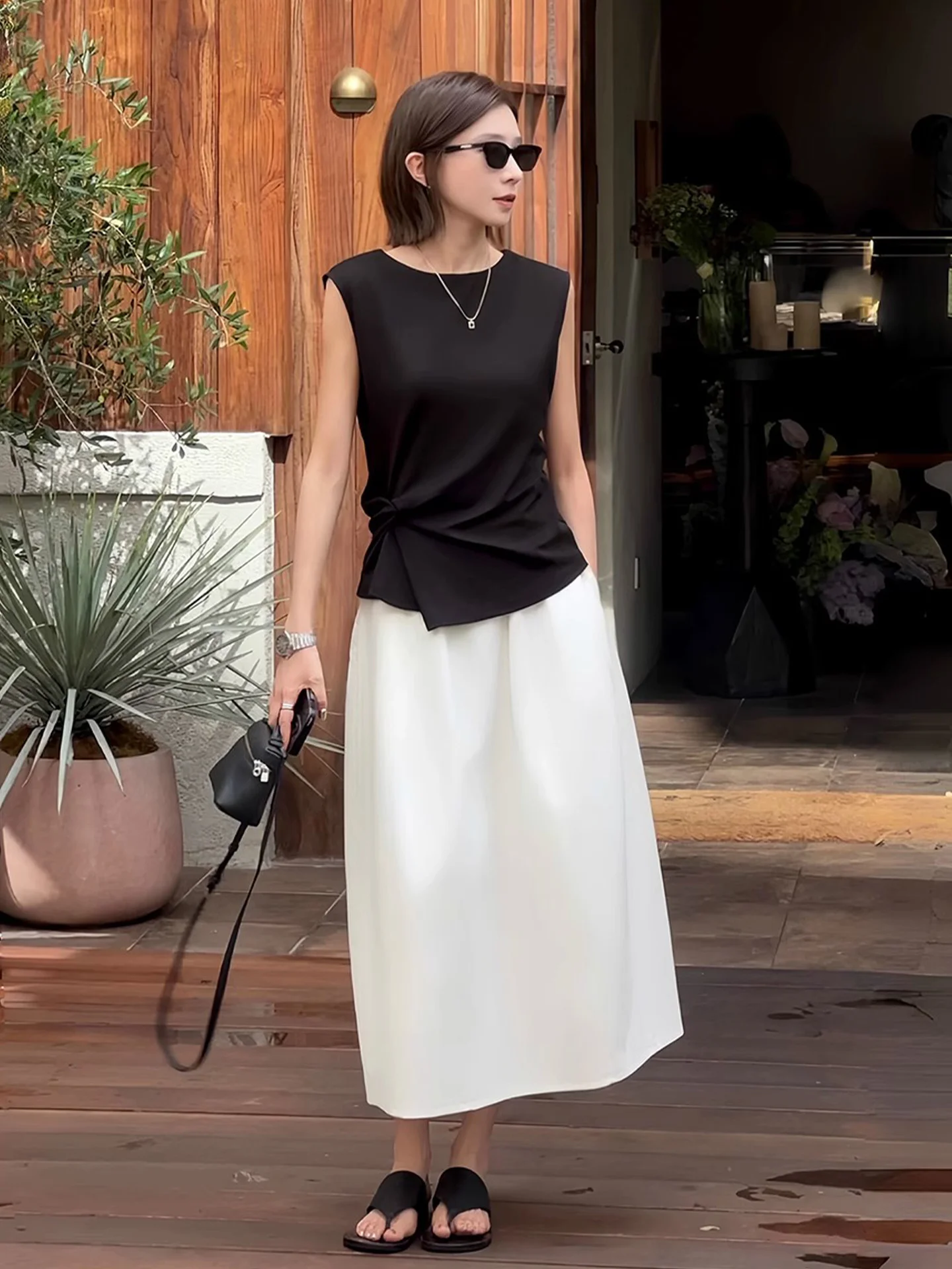 엘리 컬러 허리 조임 매듭 디자인 조끼 라운드 넥 풀오버 슬리밍 여름 탑 여성 패션 출퇴근 스타일