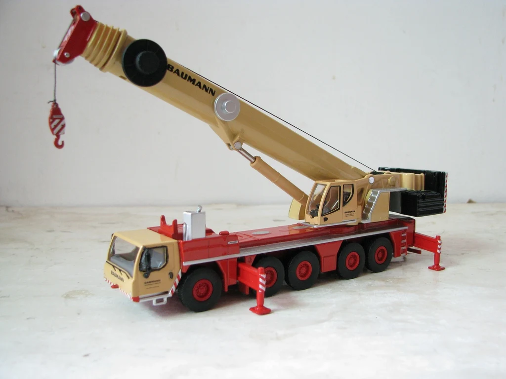 دييكاست 1:87 IMC مقياس LIEBHERR LTM1250-5.1 BAUMANN سبيكة سيارة نموذج تحصيل لعبة هدية تذكارية عرض حلية