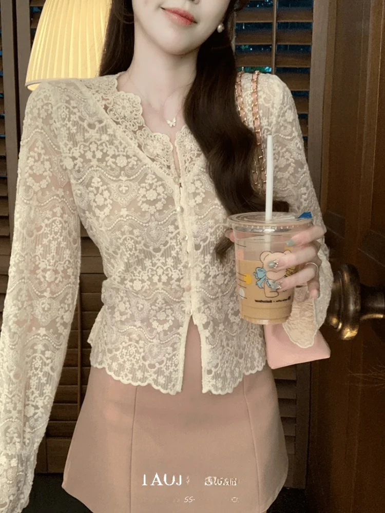 

Легкий женский вязаный кардиган с кружевной вышивкой, приталенный, с V-образным вырезом, для ношения под одеждой, в корейском стиле, для повседневной носки весной и летом