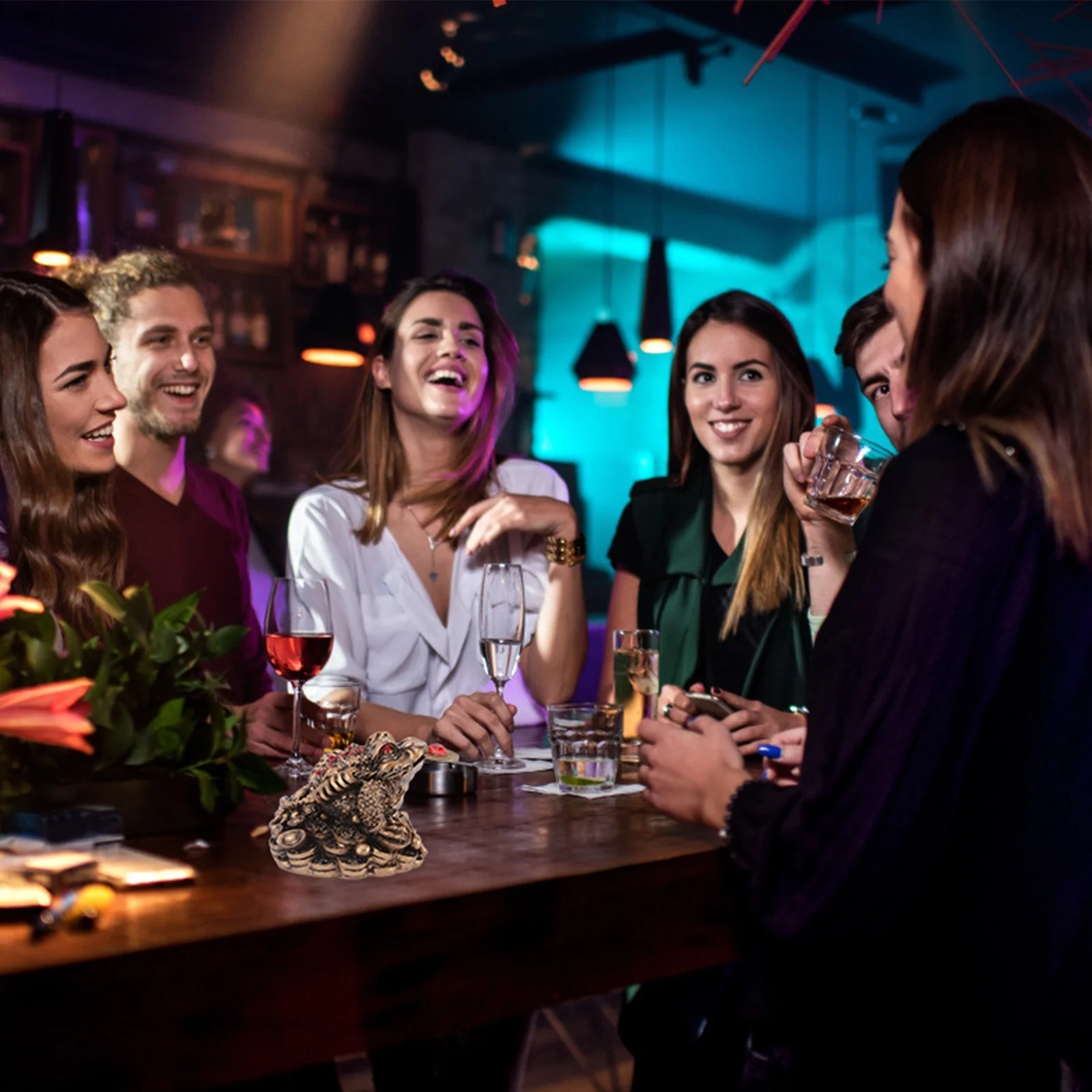 

Bronze Resin Toad Statue 1 Piece Vivid Feng Shui Wealth Attractor for Living Room Study Home Decor Gift No 6