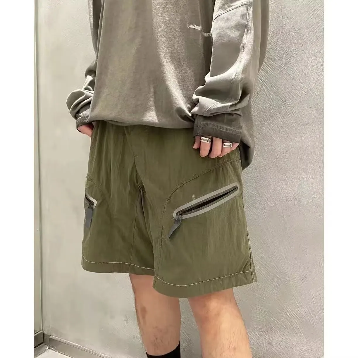 Outdoor Lightweight Quick-Dry Waterproof Reflective Strip Five-Quarter Loose Fit Shorts Straight Leg CleanFit Style Casual Pants
