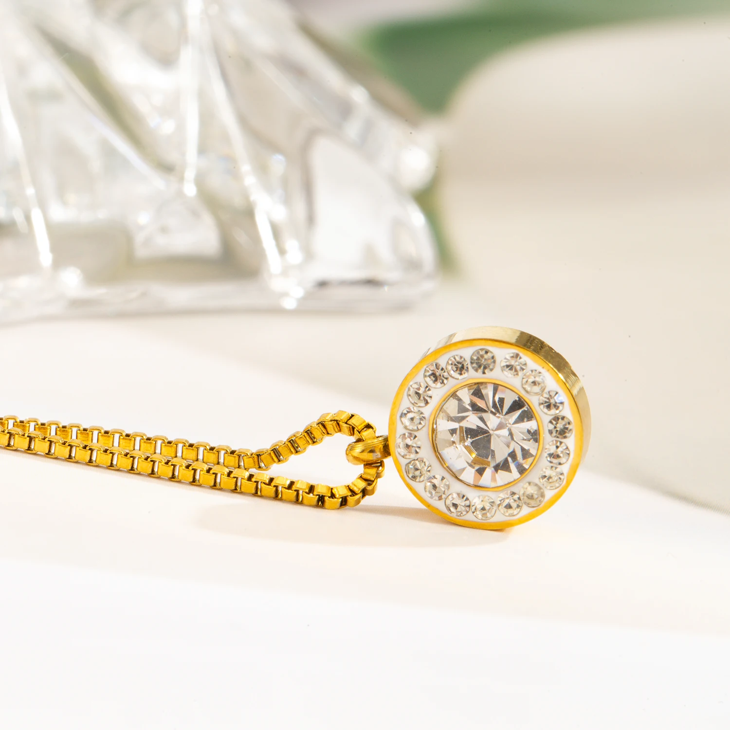 Sparkling CZ Pendant Necklace - Bar Cart Gold recension och pris