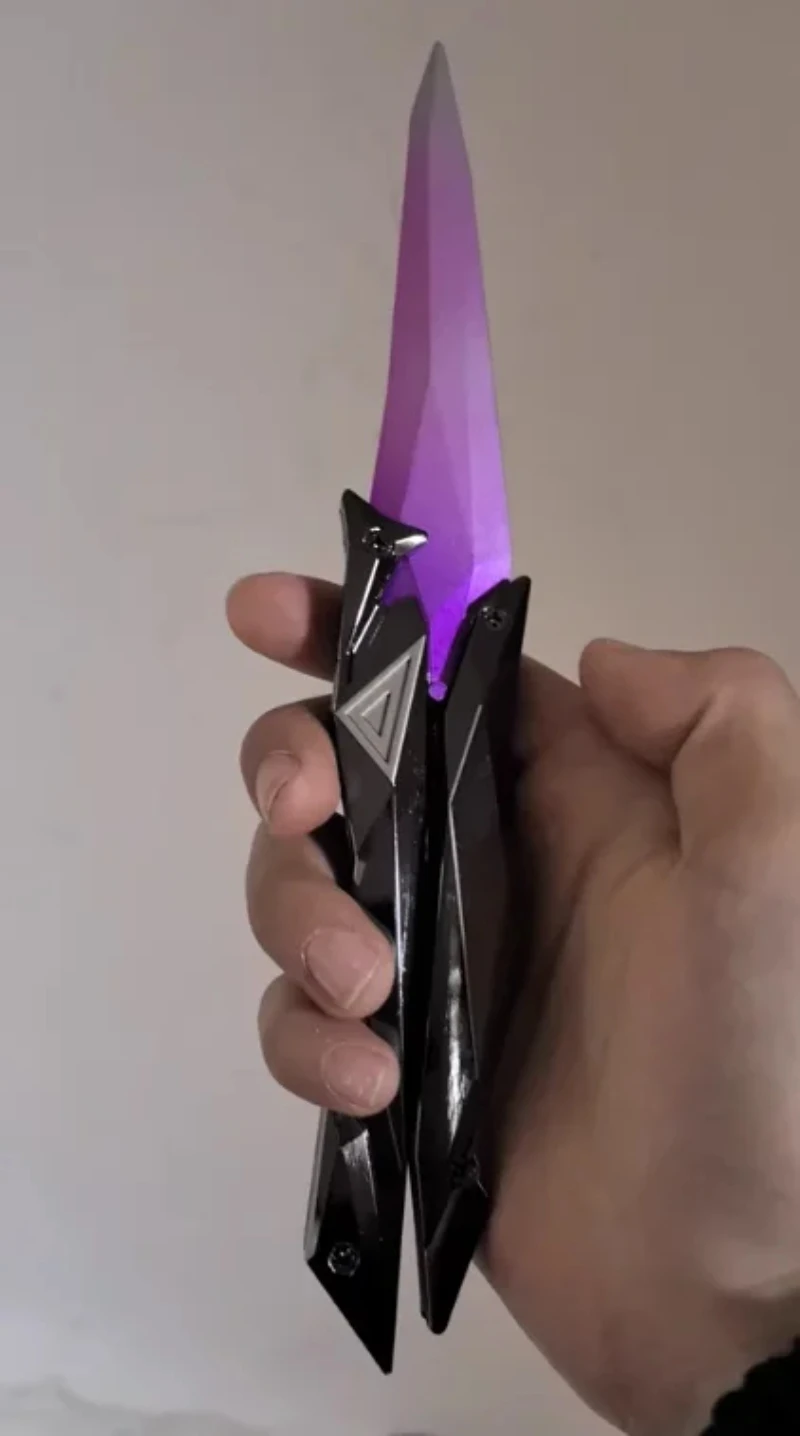 Kreative 3D-Skulptur aus ABS, faltbares Schmetterlingsmesser-Modell, geeignet für Rollenspiel-Zubehör, Sammlerstück, lustige Ornamente für zu Hause – Detail 4