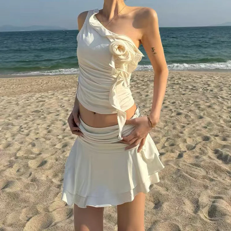 Dreidimensionales, florales, gerüschtes, lässiges Unterhemdoberteil für Damen, mehrlagiger Minirock mit unregelmäßiger Brust, hochwertiges Set, neu, 2025