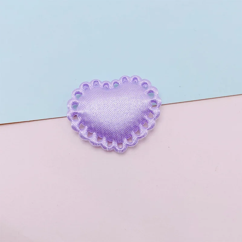 100 Stück Satin-Stoff-Herzschleifen, gepolsterte Applikationen zum Aufnähen, für Kleidung, Hüte, Haarnadeln, als Schmuckelemente und für DIY-Bastelarbeiten. – Detail 7