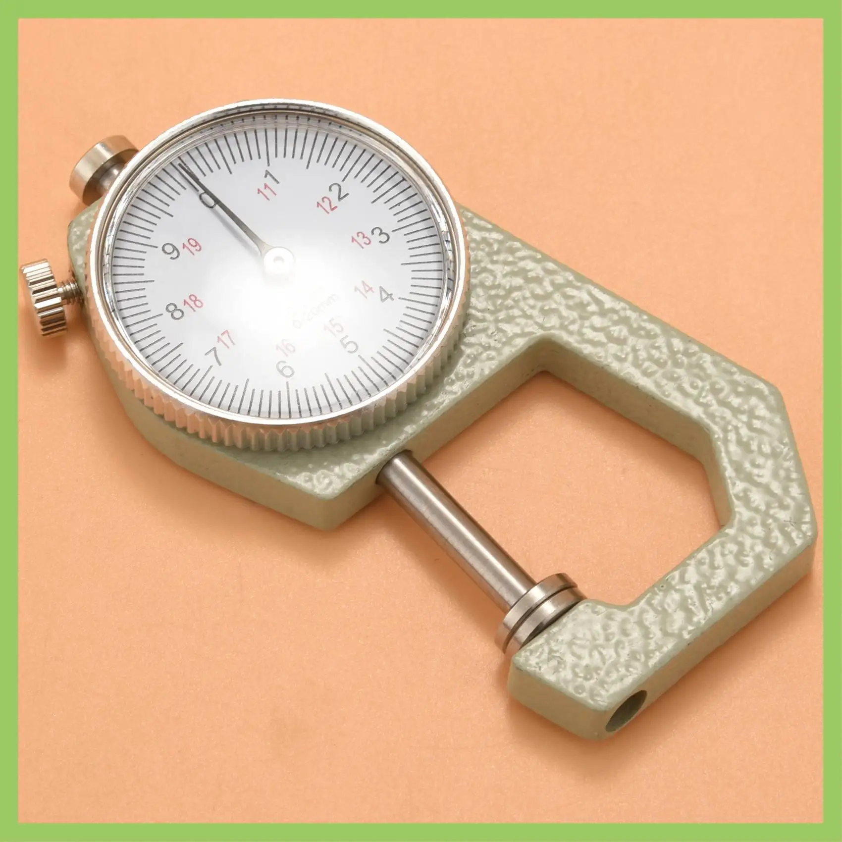 

Карманный инструмент для измерения толщины от 0 до 20 мм