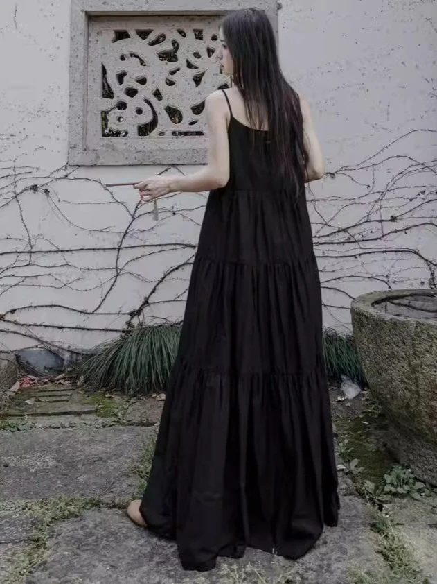 Sommerliches, frisches und elegantes Damenkleid, langes, sexy Trägerkleid mit Bauchbedeckung, schlankmachendes, extra langes Kleid bis zum Knöchel. – Detail 6