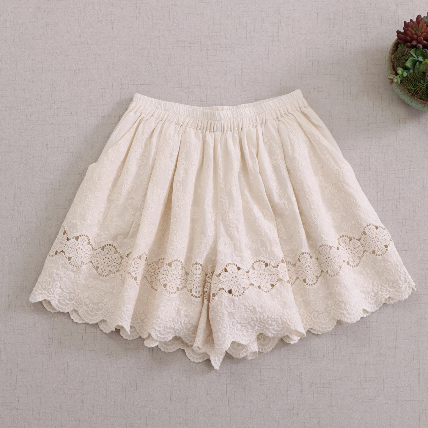 Japanese Sweet Mori Girl Solid Color Embroidery Hollow Out Cotton Shorts Women Summer Elastic Waist Casual Loose Shorts