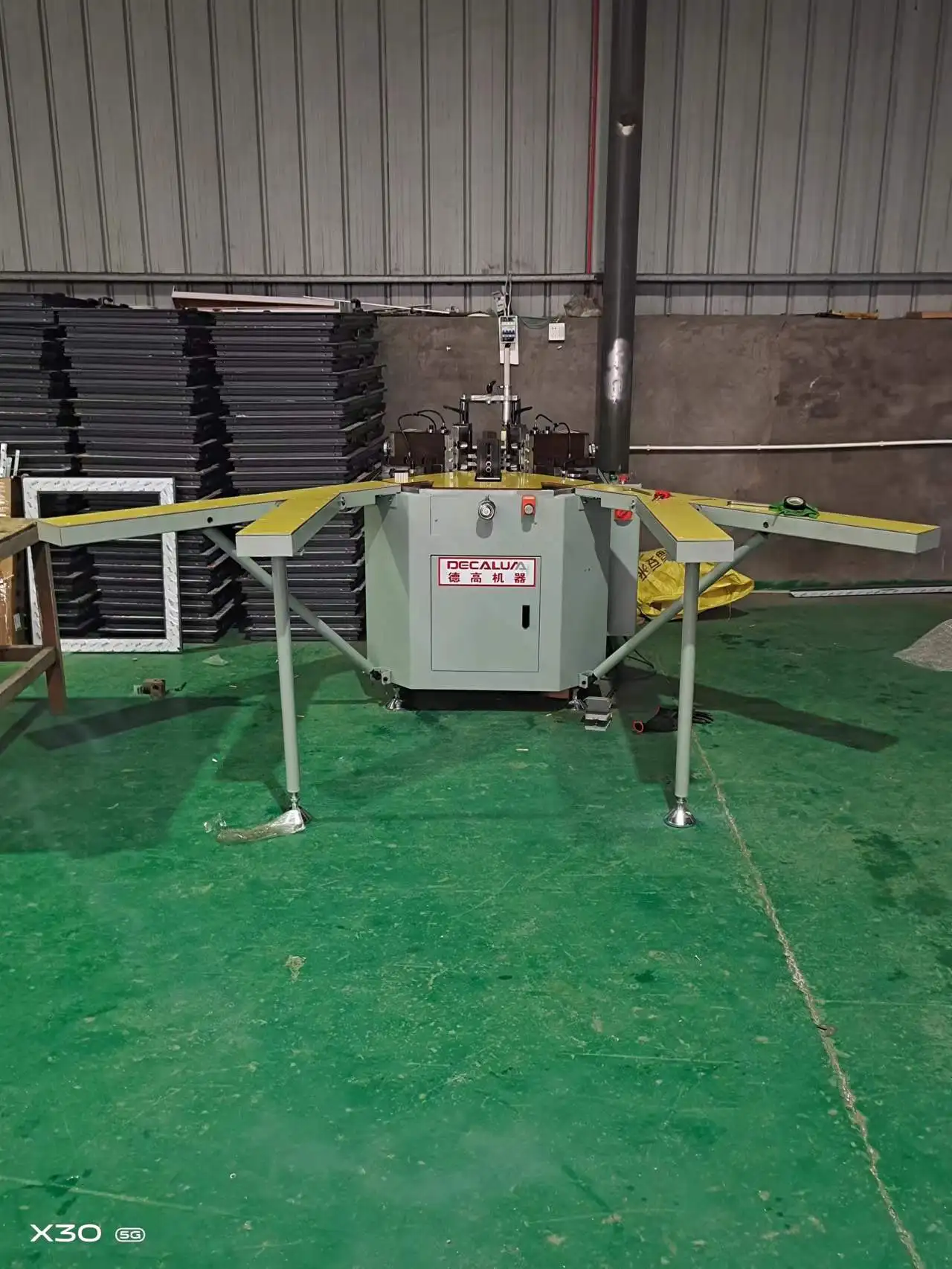 Factory Price Aluminum Window Door Frame Assembly Machine