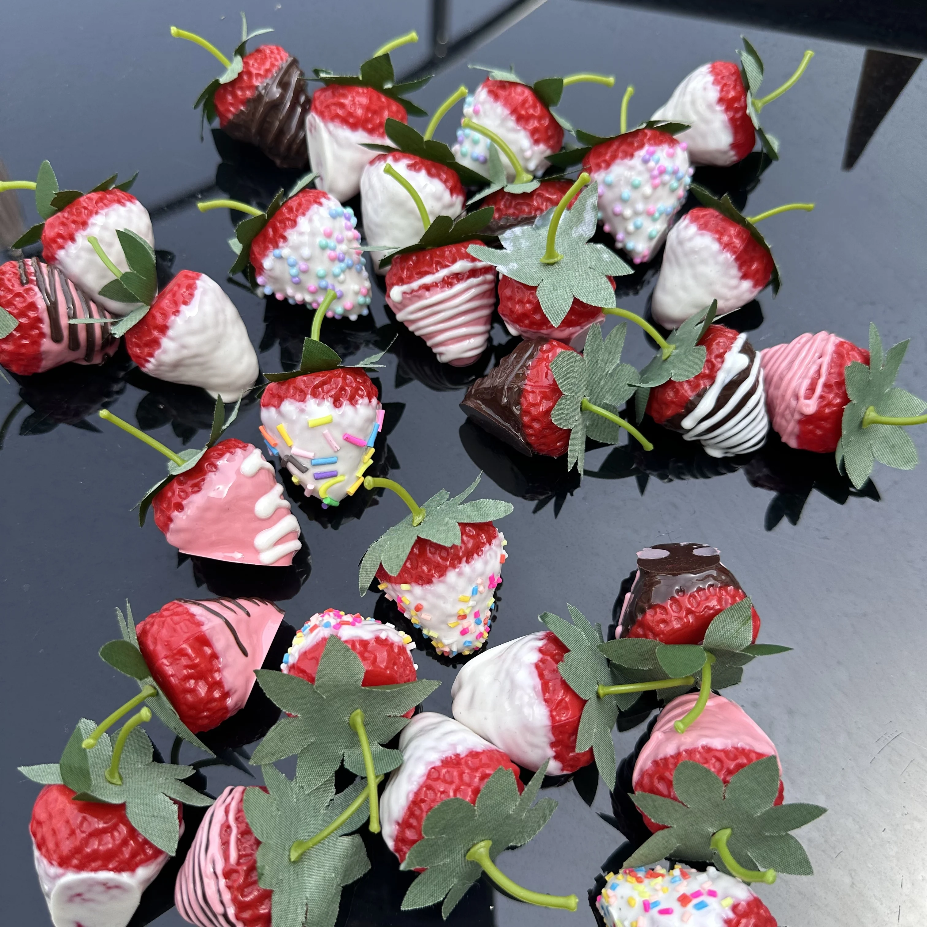 الفراولة الحمراء الاصطناعية البلاستيكية وهمية محاكاة نابضة بالحياة واقعية الفراولة الفواكه الاصطناعية الديكور التصوير الدعامة #2