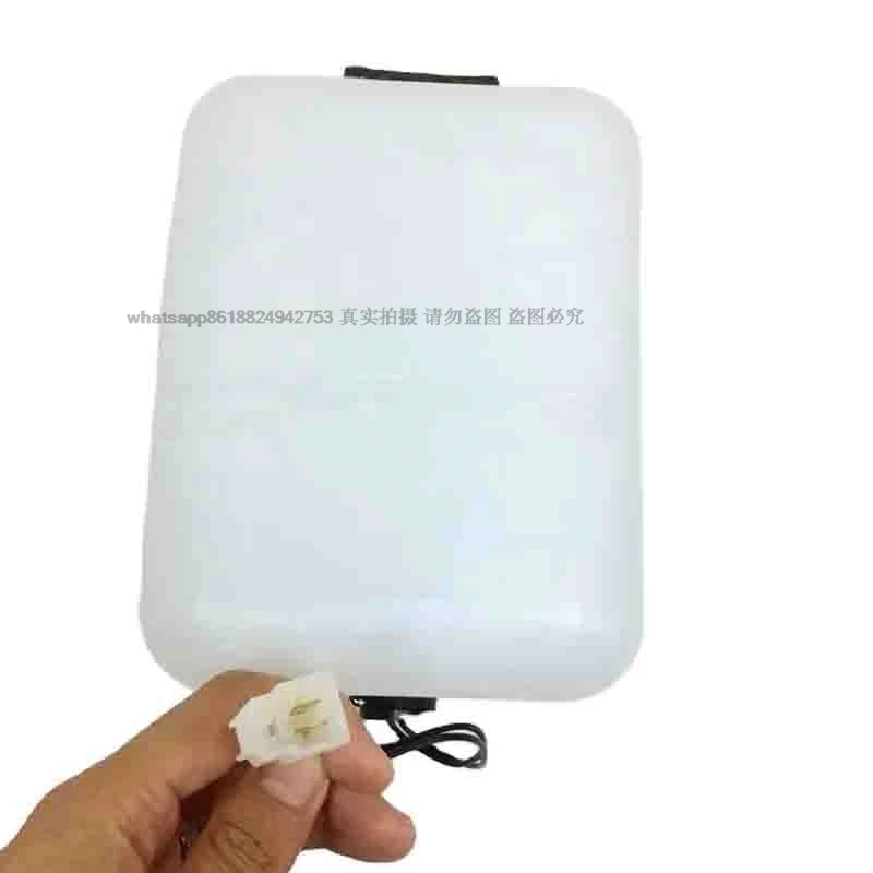 

4130139 Water Tank for HITACHI EX100-3 EX120-5 EX150-5 EX200-3 EX200-5 ZAX200