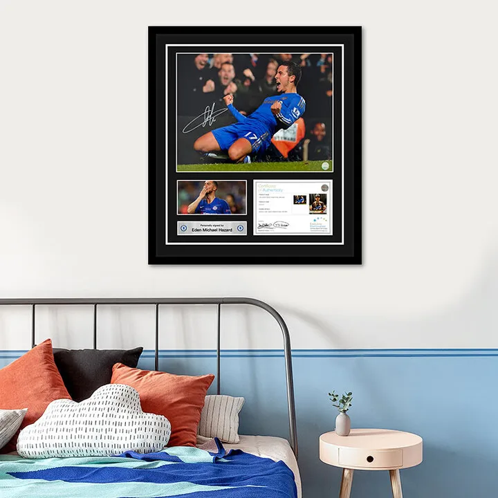 Signiertes Foto von Azar