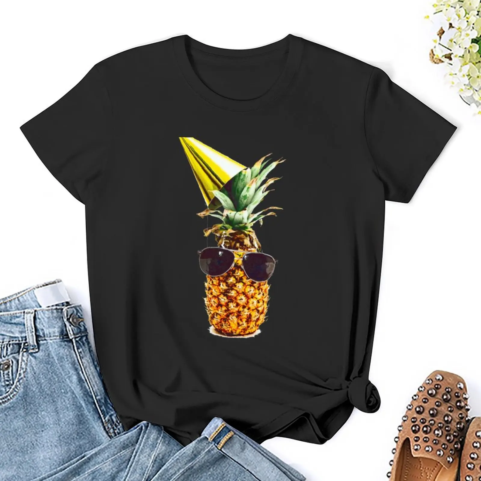 Funny Pineapple with Sunglasses T-Shirt Short sleeve tee summer tops spring clothes Women 2024