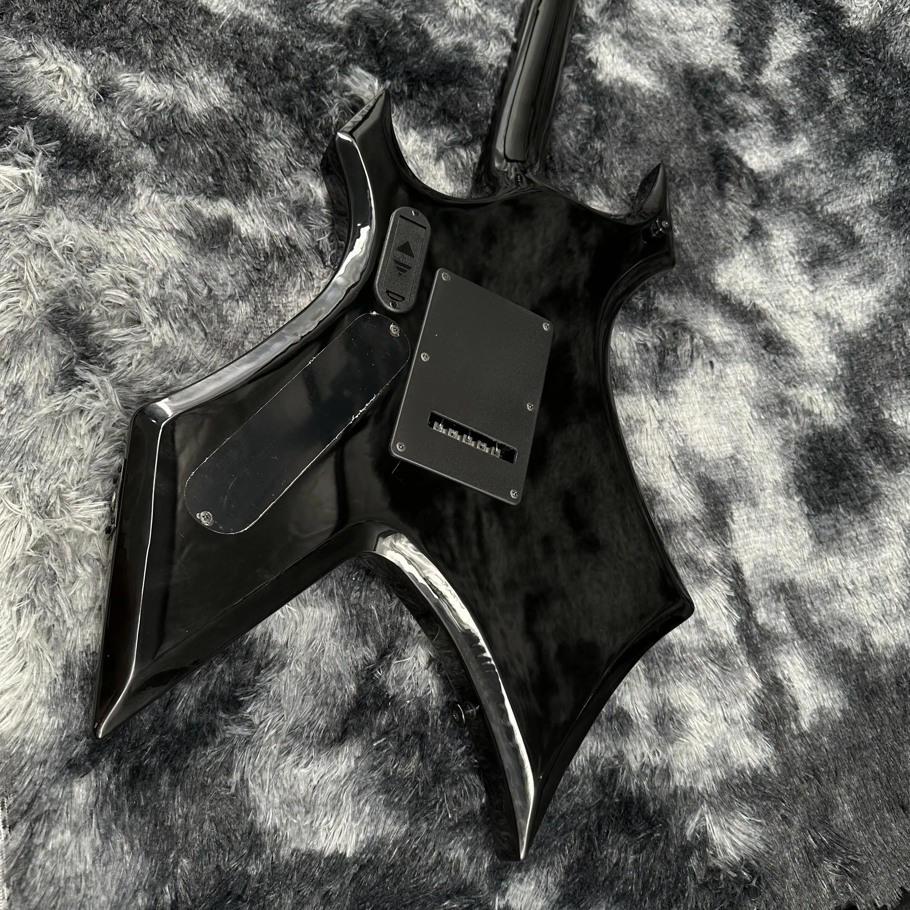 Classic Alien Black Electric Guitar - Sabre Design, Rosewood Fingerboard, Red Bat-Shaped Fretboard Inlays, Dual Pickups, Dual Tremolo System. Heavy Metal, Rock. Fast Shipping, Free Shipping. view 2