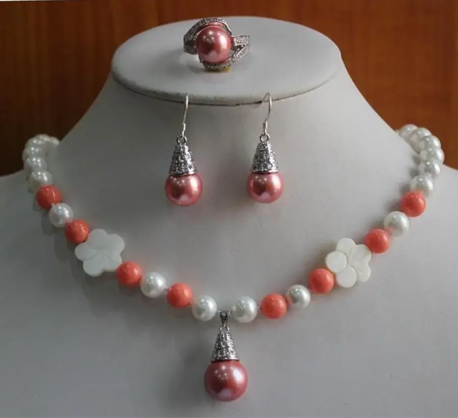 

Модный дизайн, 8 мм, белые бусины-ракушки + аксессуары с белым цветком, ожерелье, кулон + розовые серьги + комплект колец