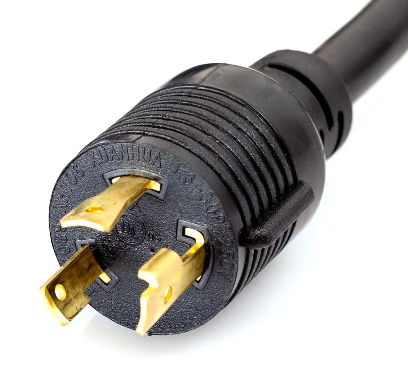 L6-30P Ochrona przeciwprzepięciowa PDU 240 V 30 A 7200 watów 8(C13) gniazd PDU Bezpieczna, skalowalna listwa zasilająca jednostki dystrybucji zasilania