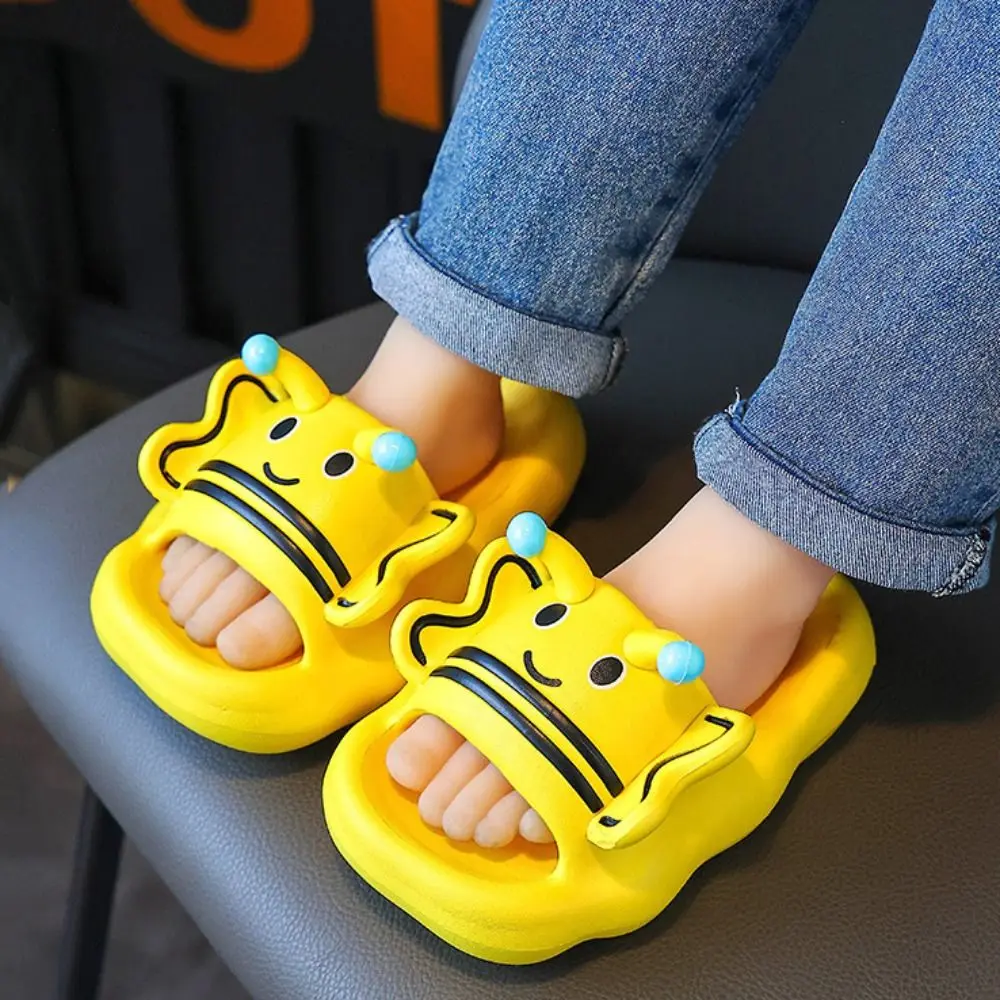 Silent Candy Color Cartoon Bee Slippers Anti Slip Thick Soled Slides Sandals EVA Soft Women Slippers Summer