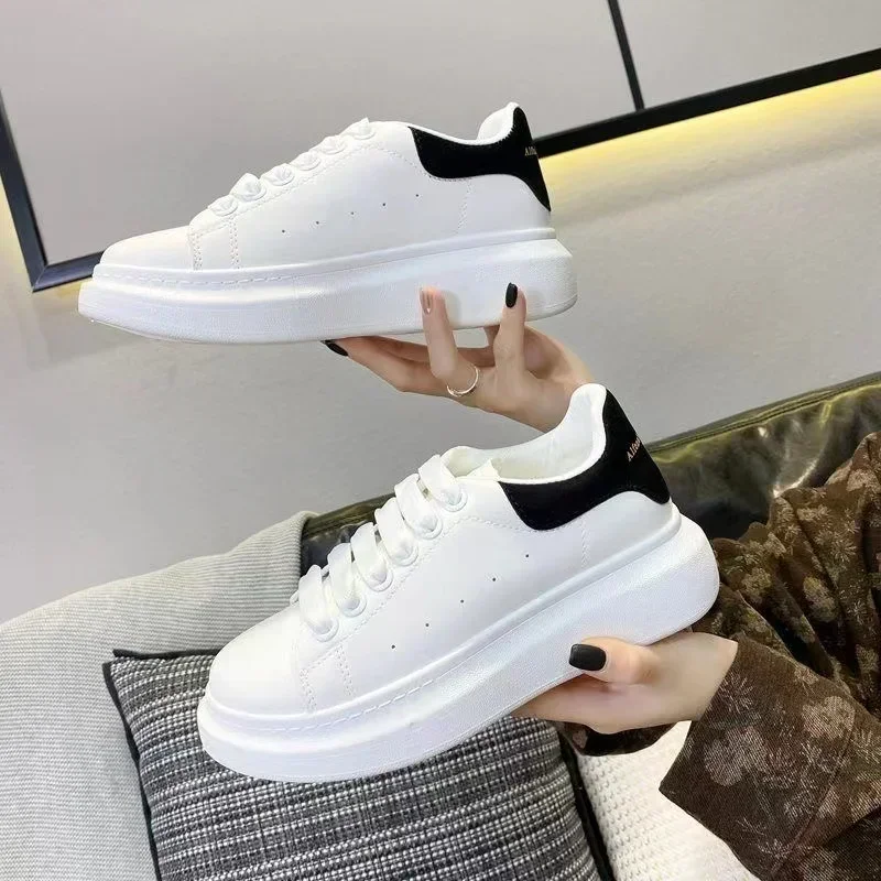 2025 New Women Causal Shoes Pring Brand Spring Designer Wedges White Sneakers Platform Tenis Feminino Trainers Female Walking