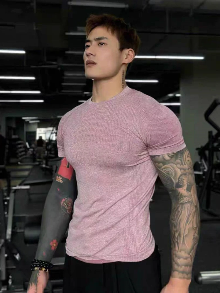Schnelltrocknendes Fitness-T-Shirt für Herren, Slim-Fit-Muskel-Gym-T-Shirt, dehnbares Kompressions-Top für den Sporttraining – Detail 7